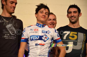 Kenny Elissonde montre encore une fois le nouveau maillot (972x)