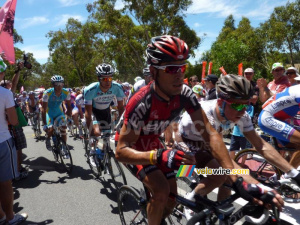 Manuel Quinziato (BMC Racing Team) boit du Coca (467x)