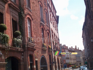Toulouse - Une petite rue à Toulouse (379x)