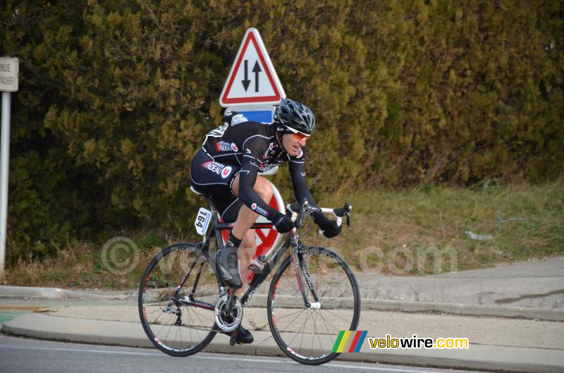 Franck Vermeulen (Véranda Rideau-Super U) chasing the breakaway