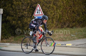 Franck Vermeulen (Véranda Rideau-Super U) chasing the breakaway (450x)