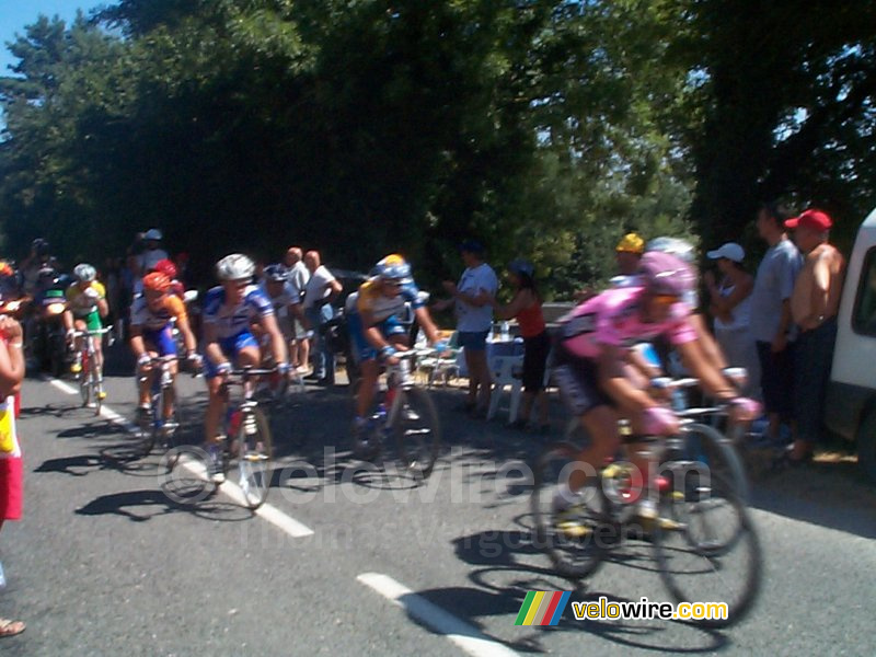 The first group of 8 cyclists