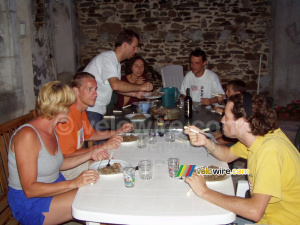 Wil, Thomas, Sébastien, Florence, her husband, their son & Raphaël (342x)