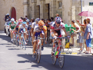 La tête de course avec 8 coureurs (267x)