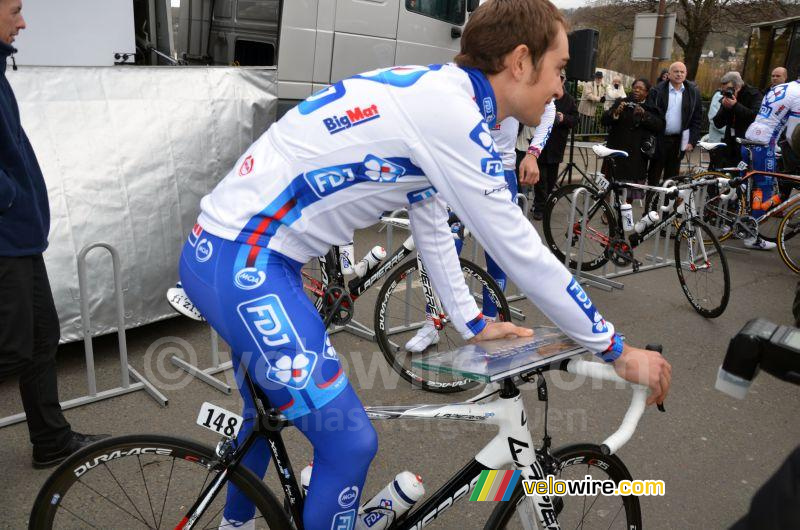 Jérémy Roy (FDJ BigMat) with the book 