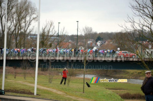 Le peloton quitte Vierzon ... pour mieux revenir ? (283x)