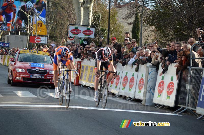 Luis Leon Sanchez bat Jens Voigt sur la ligne