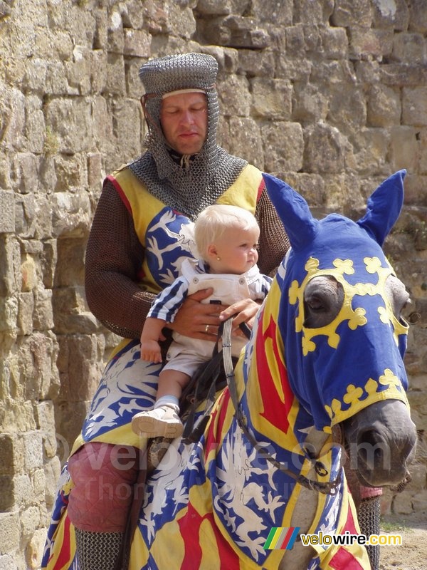 Carcassonne: één van de ruiters met een baby