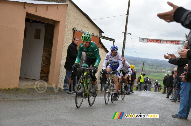 Anthony Charteau, Jonathan Hivert & Armindo Fonseca, first on top of the Côte du Cimétière/Les Gardes