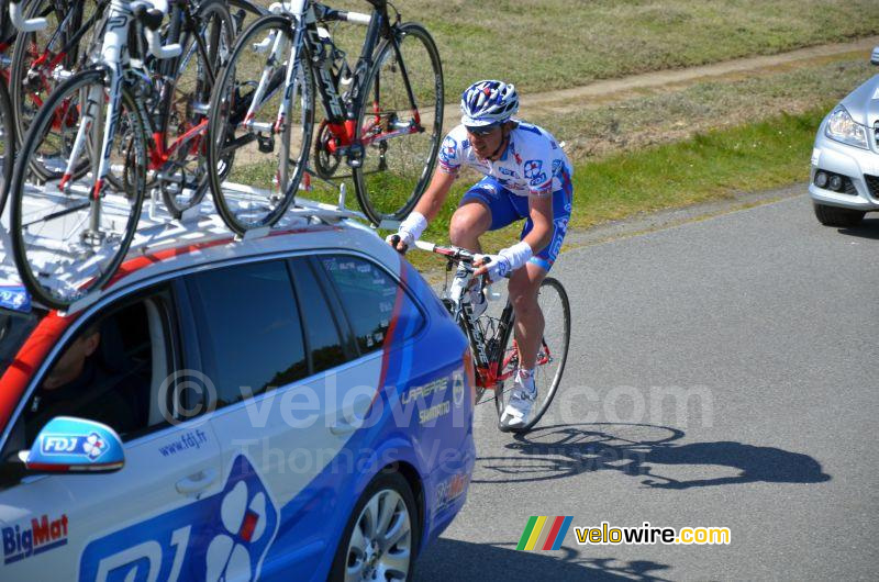 Yauheni Hutarovich behind the car