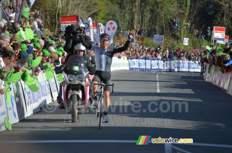 Ryan Roth (Spidertech) fête sa victoire (2)