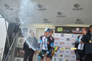 Ryan Roth (Spidertech) celebrates with champagne (2) (403x)