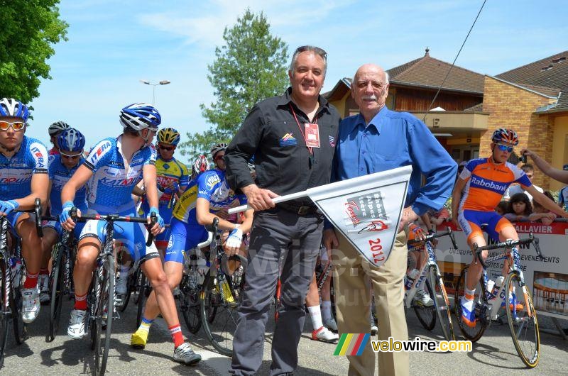 Michel Baup and the mayor of Domarin at the start