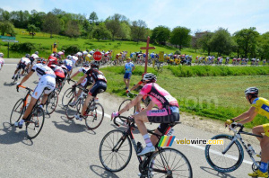 Le peloton s'en va (262x)