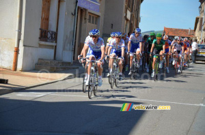 Le peloton avec Saur-Sojasun aux commandes (244x)