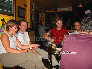 Virginie, Krzysztof, Stefan, un Polonais et le dos de Bernard (231x)