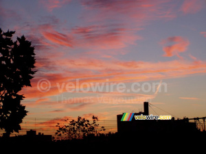The sky in front of my window on Saturday morning just before 8AM (425x)
