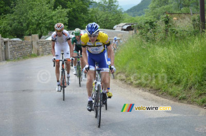 Paul Poux (Saur-Sojasun) leading the peloton (210x)