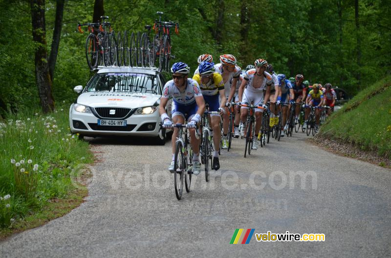 Saur-Sojasun & Bretagne-Schuller leading the peloton