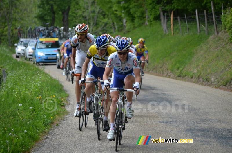 Saur-Sojasun aan kop van het peloton