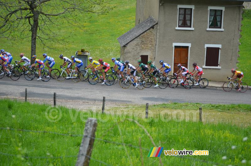 Het peloton met Carlos Verona & Angelo Tulik