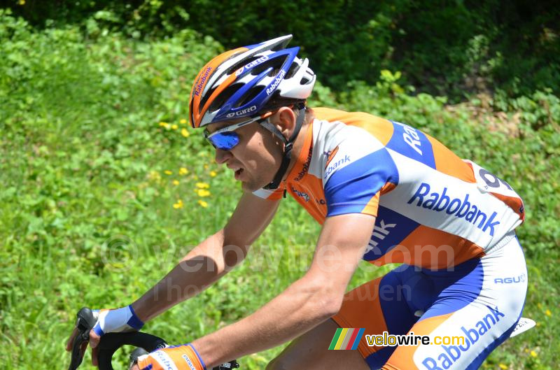 Marco Minnaard (Rabobank Continental) in de afdaling van de Col de Portes