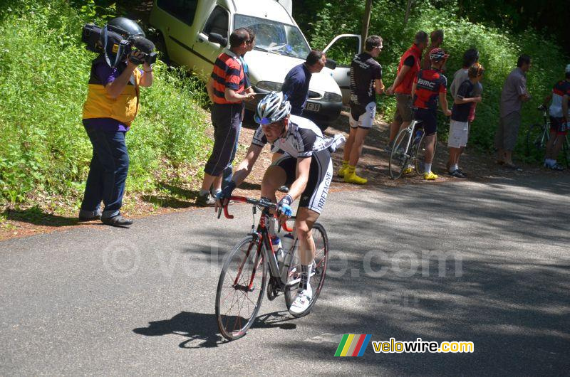 Quentin Le Gall (Bretagne) passe en premier au sommet du Col du Chat