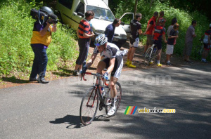 Quentin Le Gall (Bretagne) passe en premier au sommet du Col du Chat (479x)