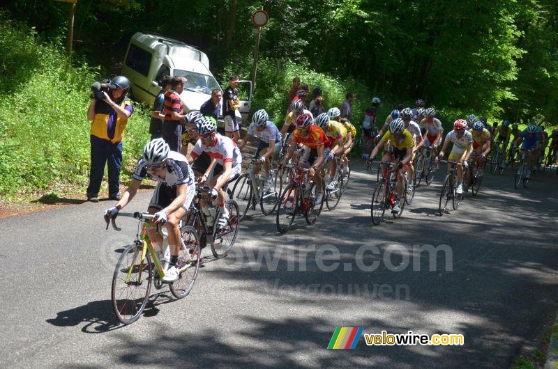 The peloton on the Col du Chat