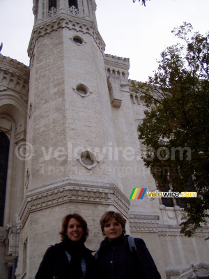 Ludivine and Virginie in front of the Fourvière church (512x)
