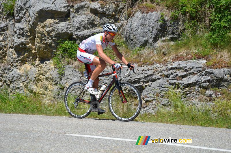 Simon Favre (Champagne-Ardennes) nog altijd alleen aan kop