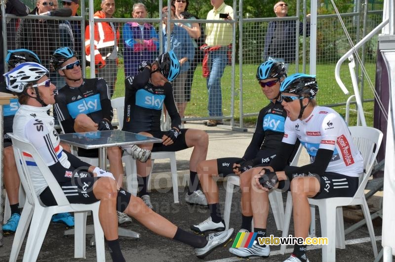 Team Sky waiting for its turn