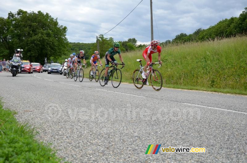 The leading group with 6 riders