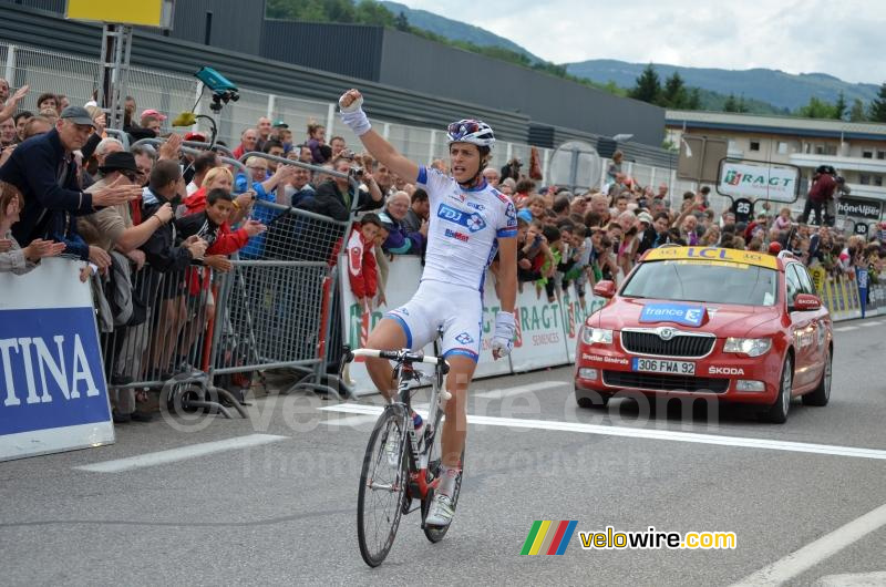 Arthur Vichot (FDJ-BigMat) viert zijn overwinning (5)