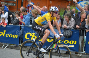 Bradley Wiggins (Team Sky) termine en jaune (256x)