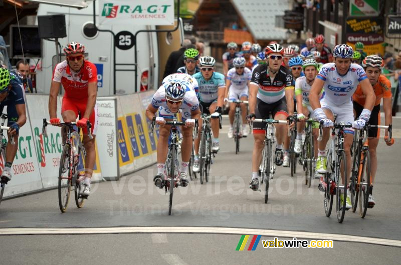 Anthony Roux (FDJ-BigMat) sprint  voor de 51ste plaats