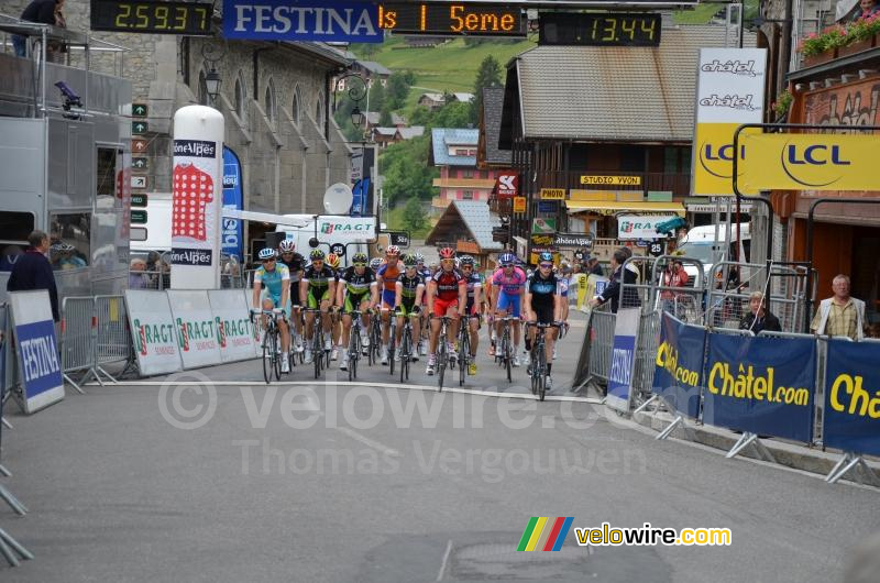 Le peloton termine à 13'44