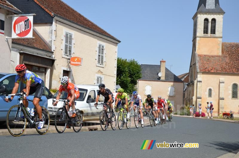 The peloton in Mers-sur-Indre
