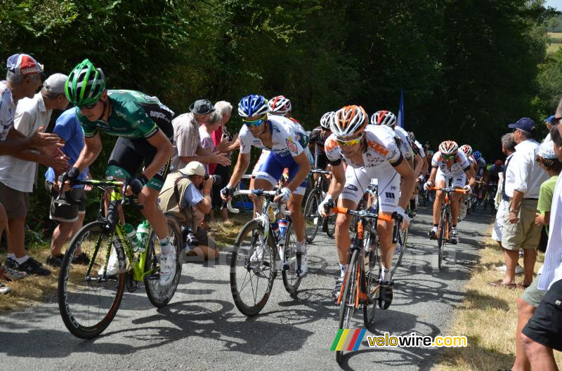 Het peloton op de côte 