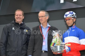 Christian Prudhomme, the mayor of Châteauneuf & Nacer Bouhanni (348x)