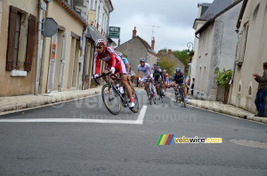 Le groupe de tête à Limeray (680x)