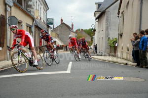 Le peloton toujours avec Cofidis & BMC (524x)