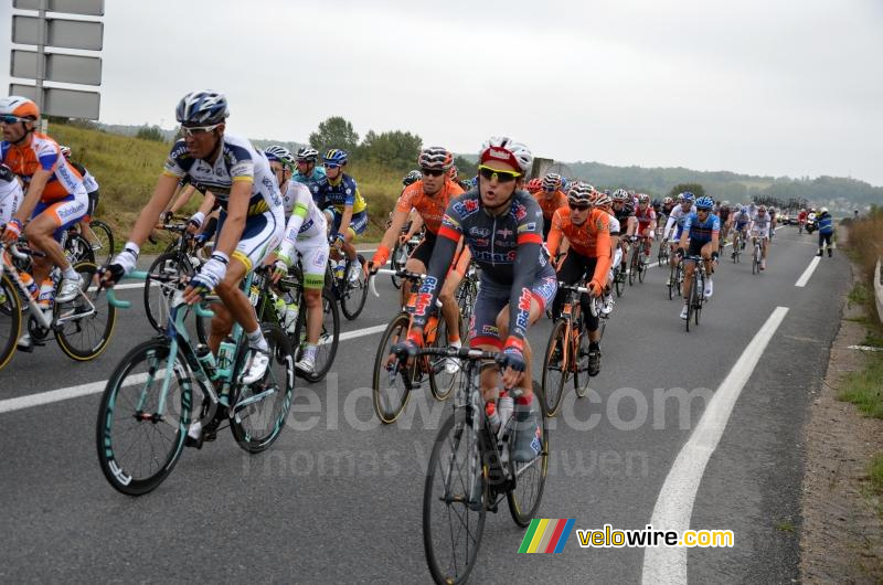 Het peloton in Grandlay (3)