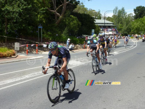 The chasing group in Aldgate (605x)