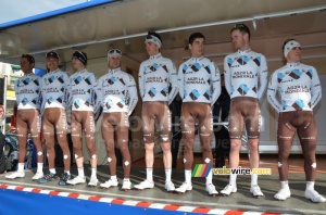 The AG2R La Mondiale Team (560x)