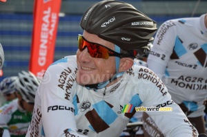Samuel Dumoulin (AG2R La Mondiale) at the start (539x)