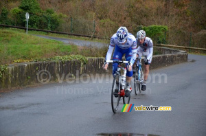 Johan Le Bon (FDJ) & Yannick Martinez (La Pomme Marseille) on the Caffino bridge (307x)