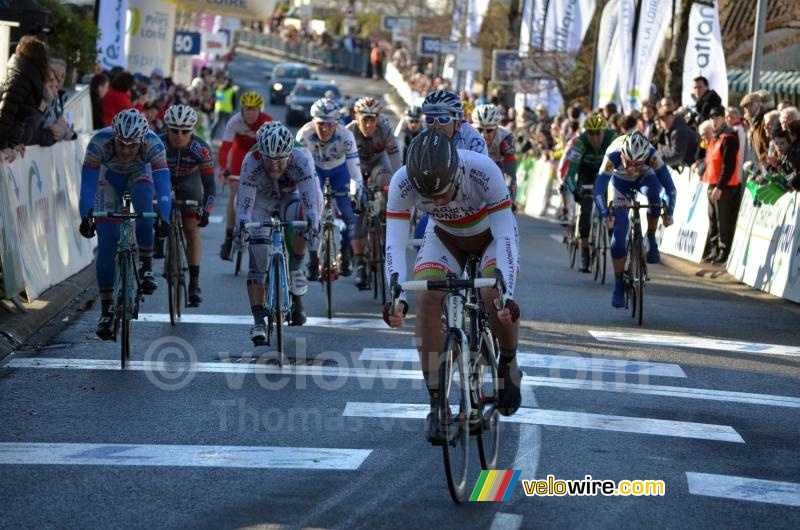 Yauheni Hutarovich (AG2R La Mondiale) remporte le sprint du peloton