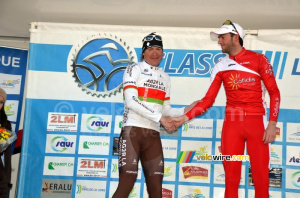 Yauheni Hutarovich (AG2R La Mondiale) félicite Edwig Cammaerts (421x)