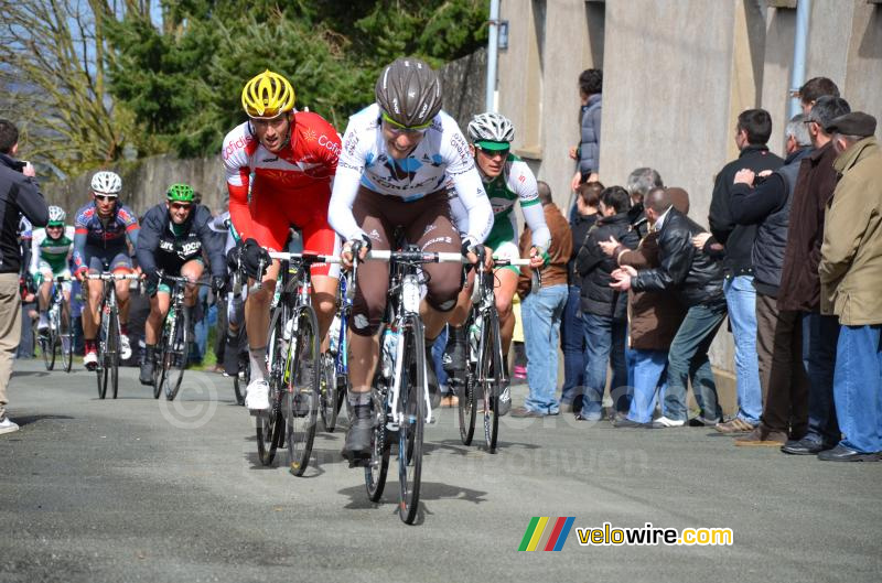 Het peloton op de Cte du Cimetire